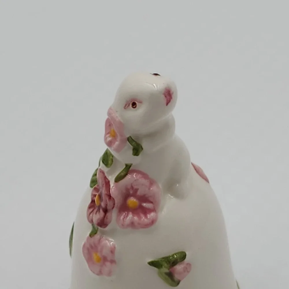 Vintage Avon Bunny Rabbit Bell Ceramic White w/Pink Flowers Weiss Brazil 1984